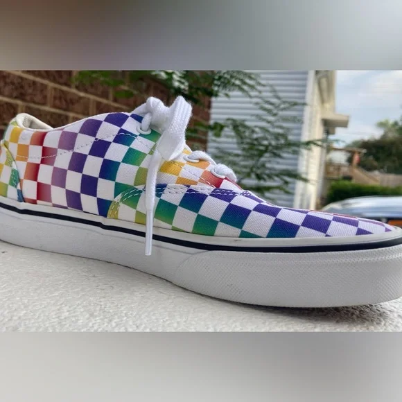 Girl’s rainbow checkered Vans - SIZE 3 - Picture 3 of 10